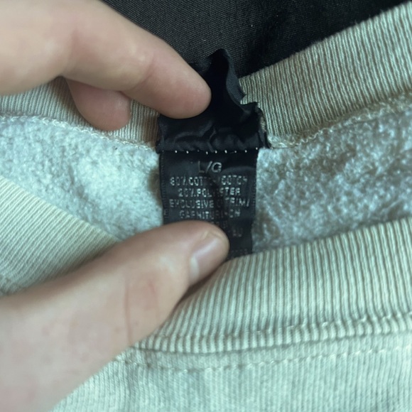 A vintage Massimo Dutti cream and green crewneck - Picture 3 of 3